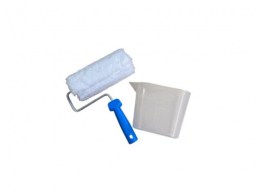 8 cm Paint Roll with blue handle and pouring container for paint, 8x21 cm